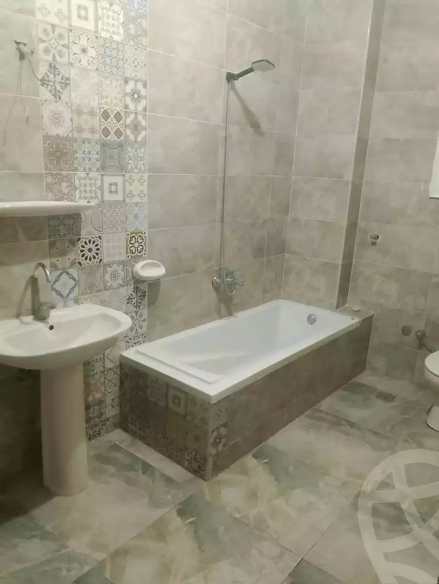 https://aqarmap.com.eg/ar/listing/6185705-for-rent-sharqia-zagazig-zagazig-city-el-eshreen-st