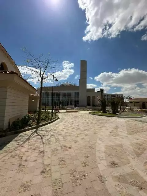 https://aqarmap.com.eg/ar/listing/6189907-for-sale-cairo-el-sheikh-zayed-city-compounds-kmbwnd-fyldj-wyst-dr-llttwyr