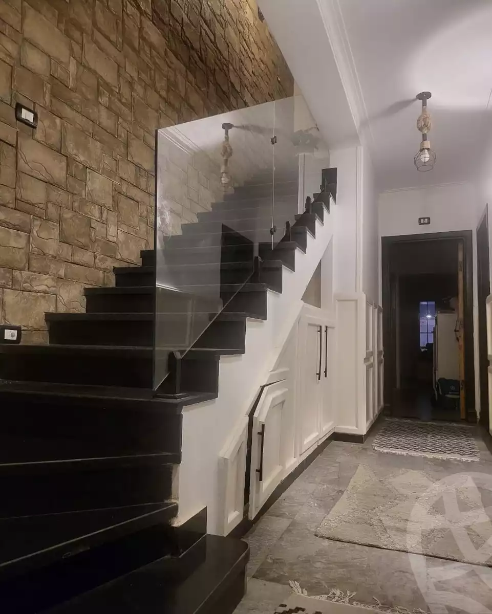 https://aqarmap.com.eg/ar/listing/6191531-for-sale-cairo-new-cairo-compounds-mountain-view-hyde-park