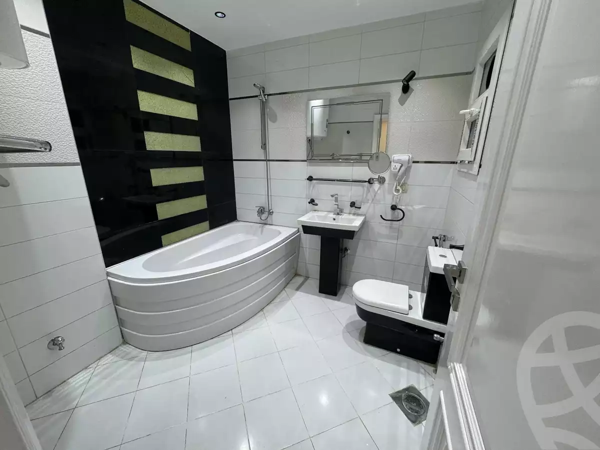 https://aqarmap.com.eg/ar/listing/6197445-for-rent-cairo-el-mohandesen-shr-lbnn