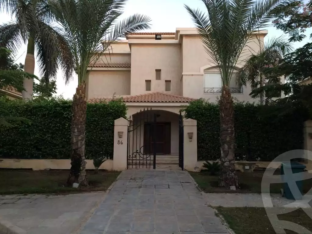 https://aqarmap.com.eg/ar/listing/6198113-for-sale-cairo-6th-of-october-compounds-royal-hills