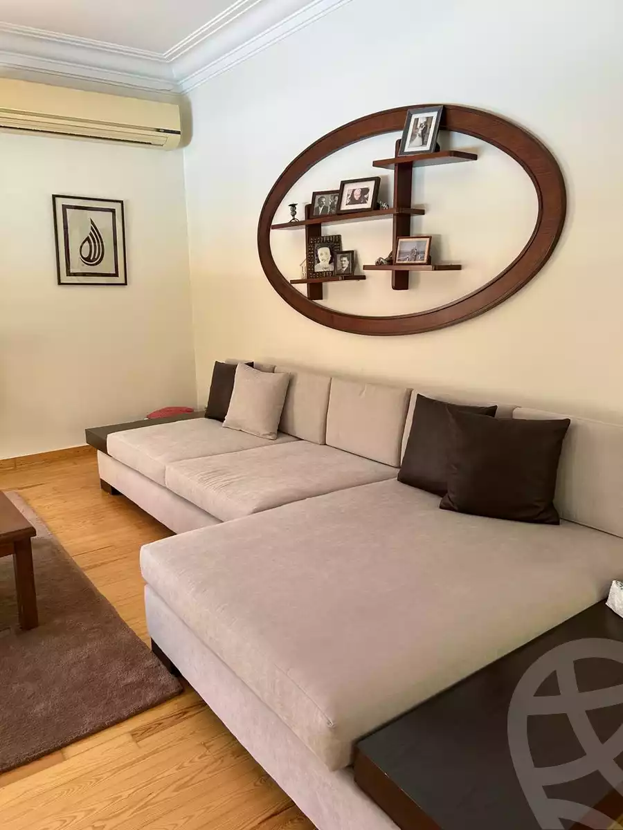 https://aqarmap.com.eg/ar/listing/6198113-for-sale-cairo-6th-of-october-compounds-royal-hills