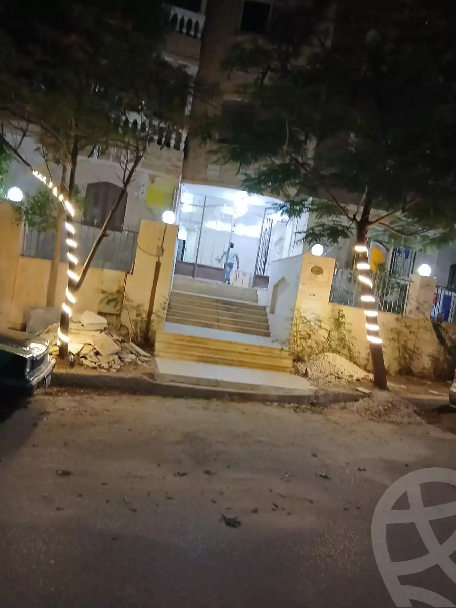 https://aqarmap.com.eg/ar/listing/6198630-for-sale-cairo-el-sheikh-zayed-city-el-hay-el-hady-ashaer-area-1-street-10