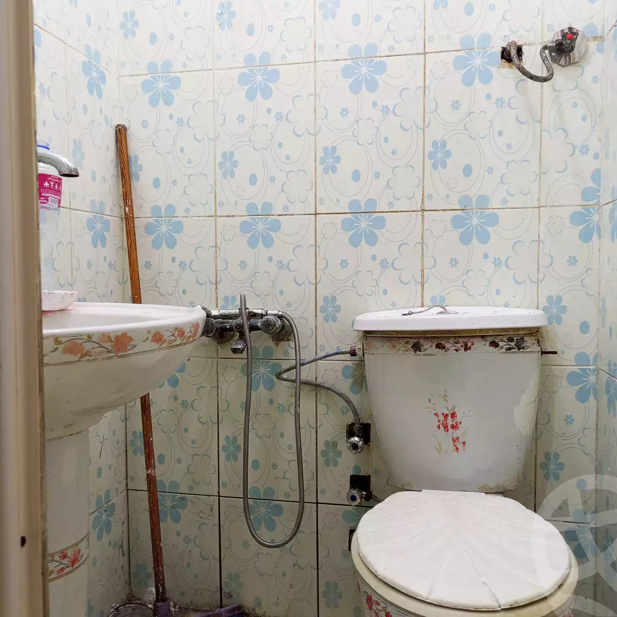 https://aqarmap.com.eg/en/listing/6201183-for-sale-alexandria-bahray-el-anfoshy-sidi-abou-warda-st