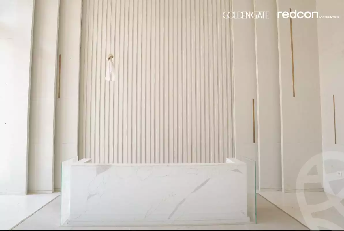 https://aqarmap.com.eg/en/listing/6205981-for-sale-cairo-new-cairo-compounds-golden-gate-redcon