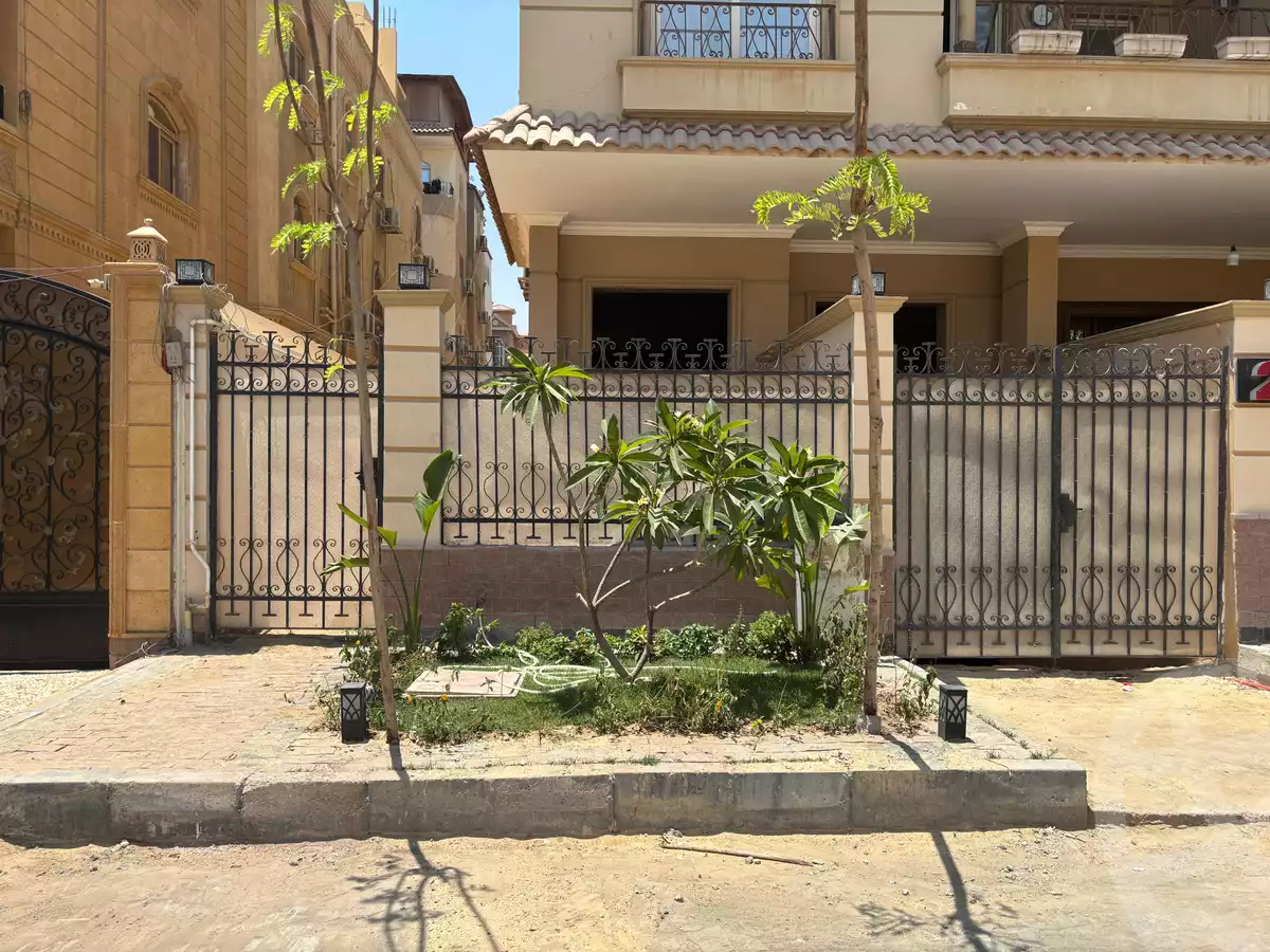https://aqarmap.com.eg/en/listing/6212166-for-sale-cairo-new-cairo-el-narges-el-narges-2-pilot-halawany-st