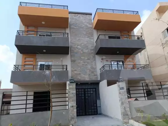https://aqarmap.com.eg/ar/listing/6212713-for-sale-cairo-el-shorouk-lhy-lthlth-grb-iskan-fakher