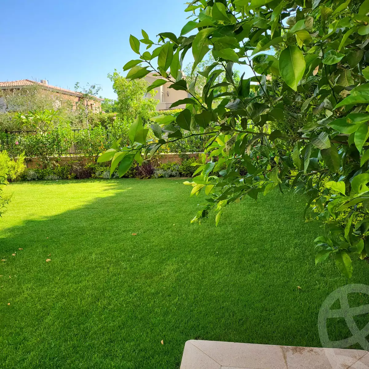 https://aqarmap.com.eg/ar/listing/6215625-for-rent-cairo-new-cairo-compounds-mivida-mivida-business-park-emaar