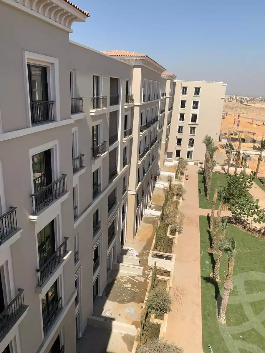 https://aqarmap.com.eg/en/listing/6216350-for-sale-cairo-el-sheikh-zayed-city-compounds-kmbwnd-fyldj-wyst-dr-llttwyr