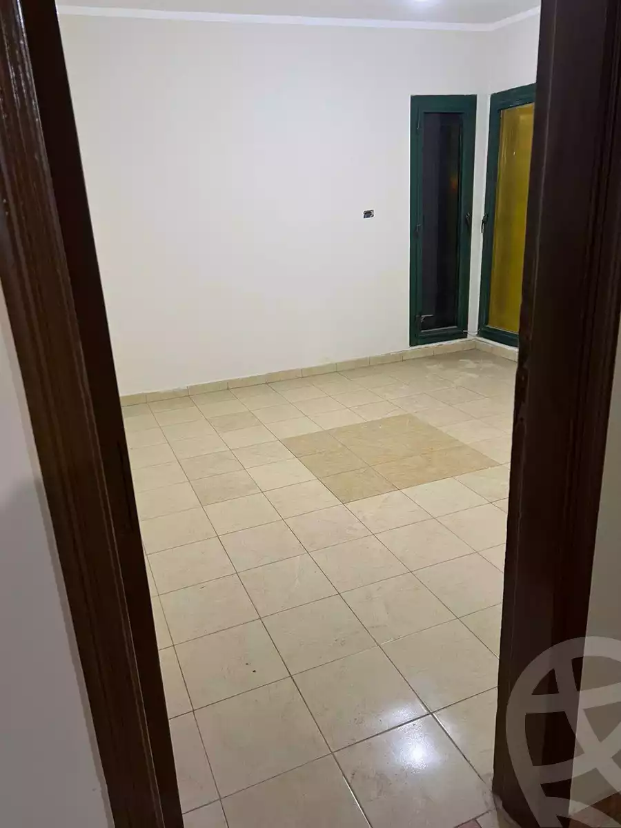 https://aqarmap.com.eg/ar/listing/6218879-for-sale-cairo-helwan-helwan-el-sharkeya-mostafa-safwat-st