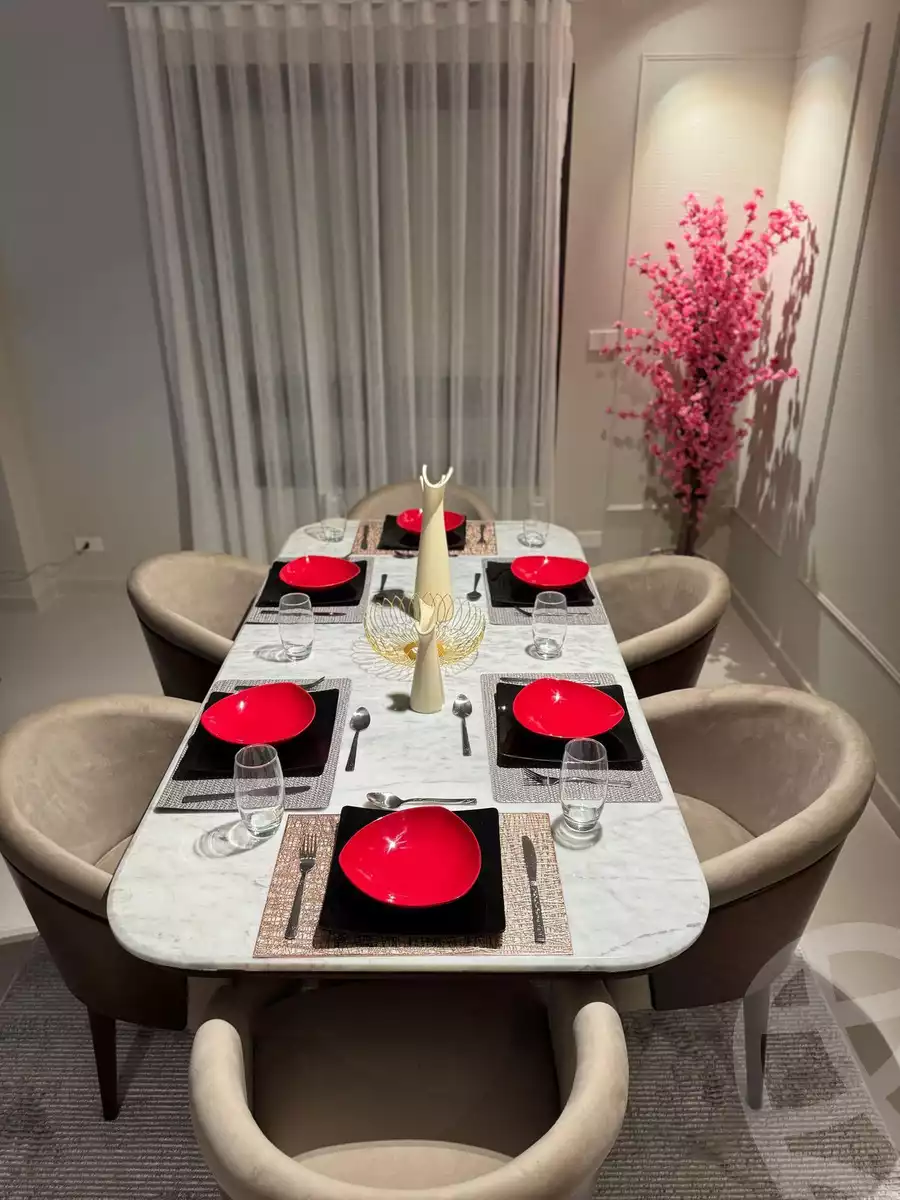https://aqarmap.com.eg/ar/listing/6222986-for-sale-cairo-el-sheikh-zayed-city-compounds-kmbwnd-wn-16-swdyk