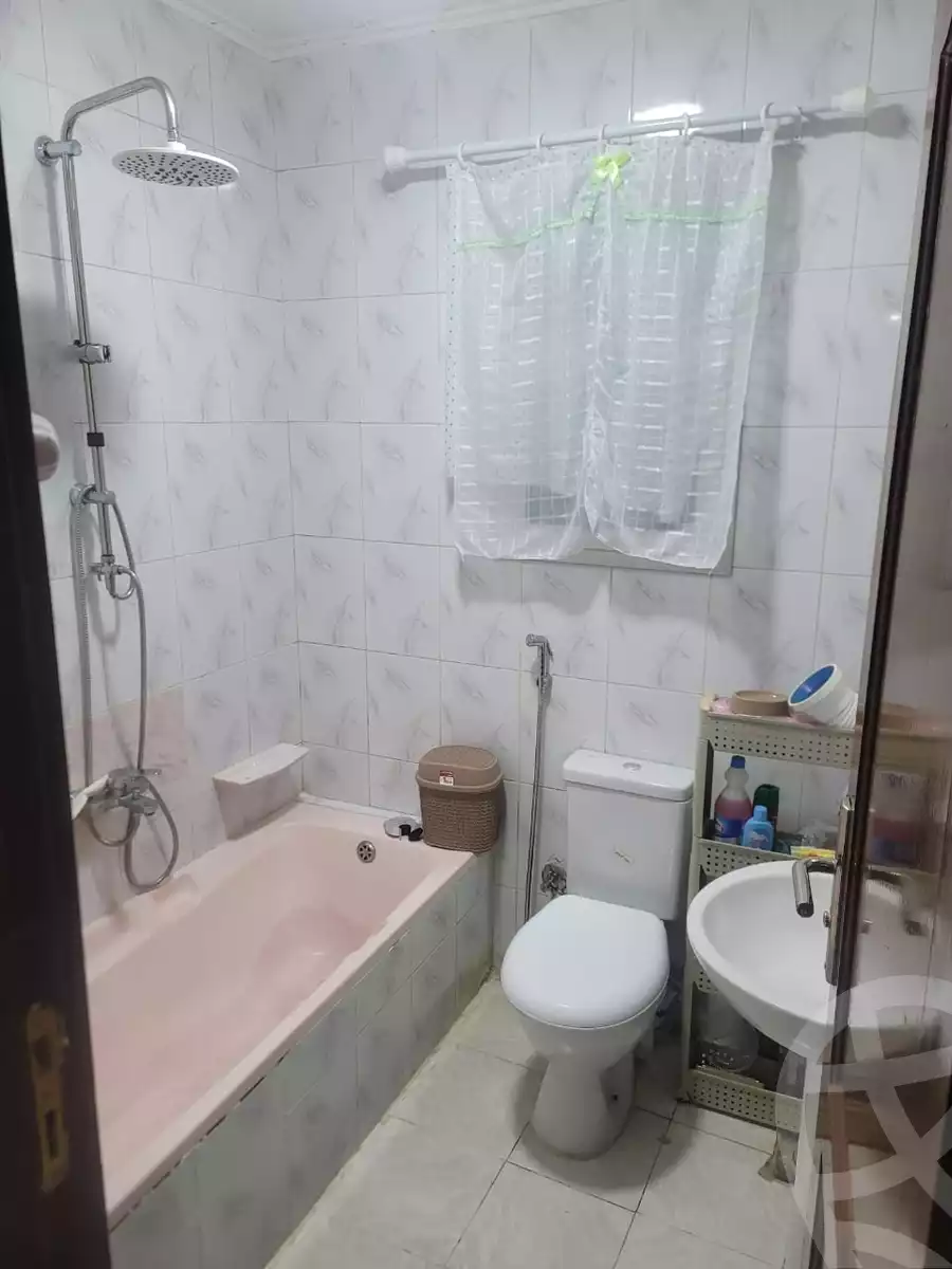 https://aqarmap.com.eg/ar/listing/6223288-for-sale-alexandria-moharram-bey-kanal-al-mahmoudeya-al-bahri-st