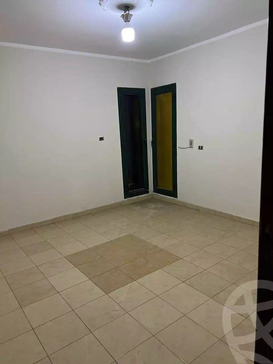 https://aqarmap.com.eg/ar/listing/6226870-for-sale-cairo-helwan-helwan-el-sharkeya-mostafa-safwat-st