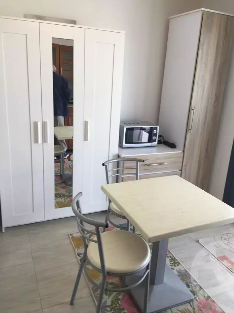 https://aqarmap.com.eg/en/listing/6227332-for-rent-cairo-el-sheikh-zayed-city-compounds-kmbwnd-wyst-twn-swdyk