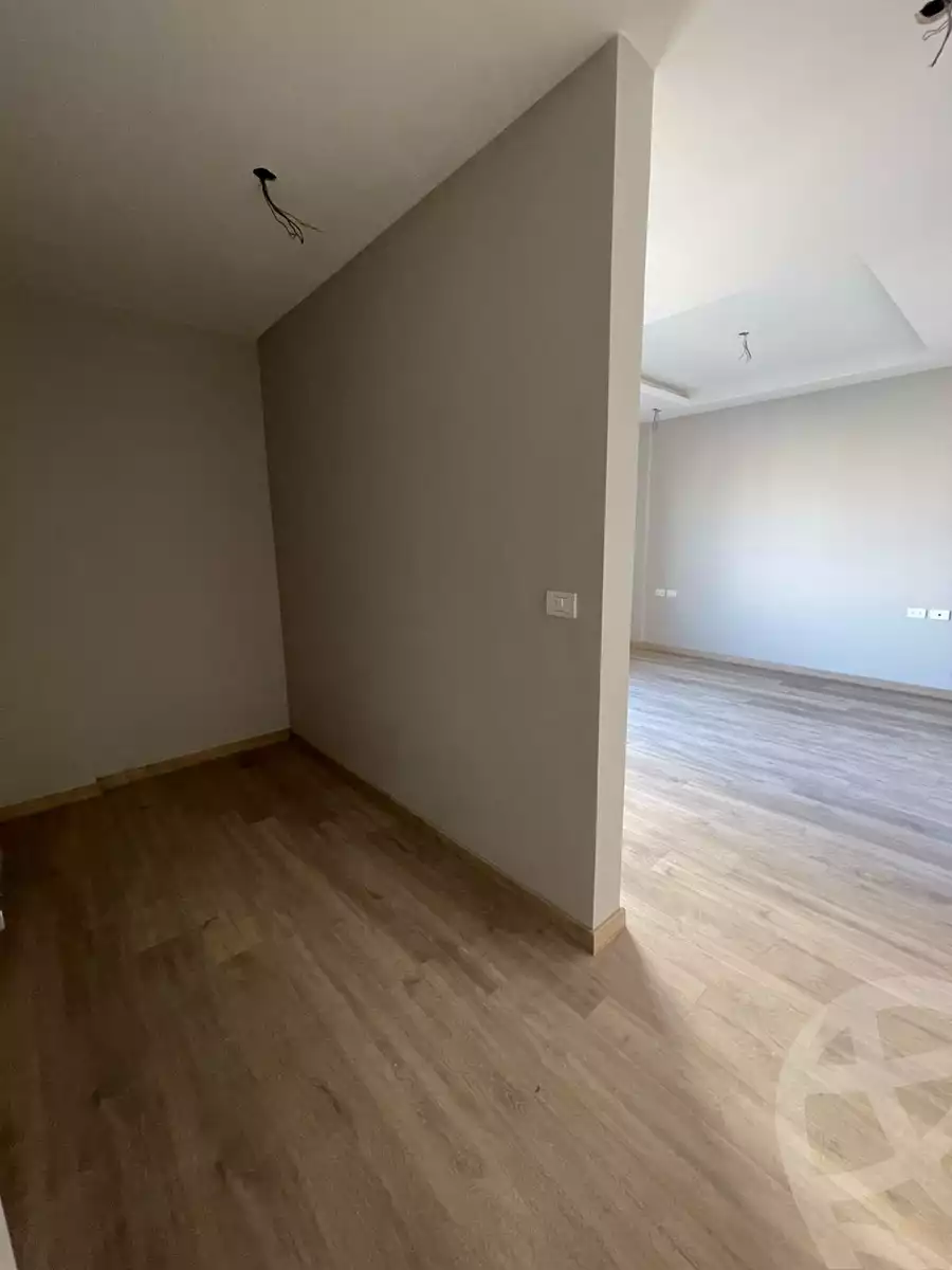 https://aqarmap.com.eg/ar/listing/6234366-for-rent-cairo-el-sheikh-zayed-city-compounds-kmbwnd-fyldj-wyst-dr-llttwyr