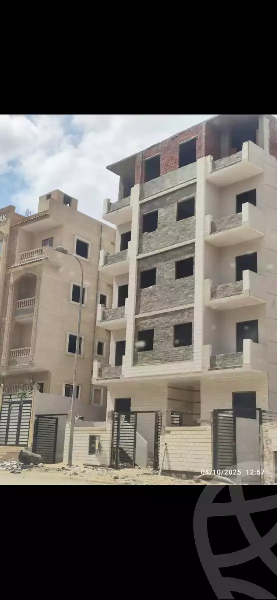 https://aqarmap.com.eg/en/listing/6235131-for-sale-cairo-6th-of-october-hadaeq-october-lmntq-lsyhy-b