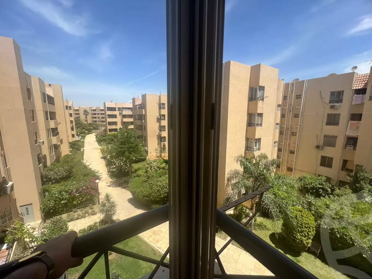 https://aqarmap.com.eg/en/listing/6235968-for-sale-cairo-new-cairo-lrhb-city-phase-3-yehia-shaheen-st