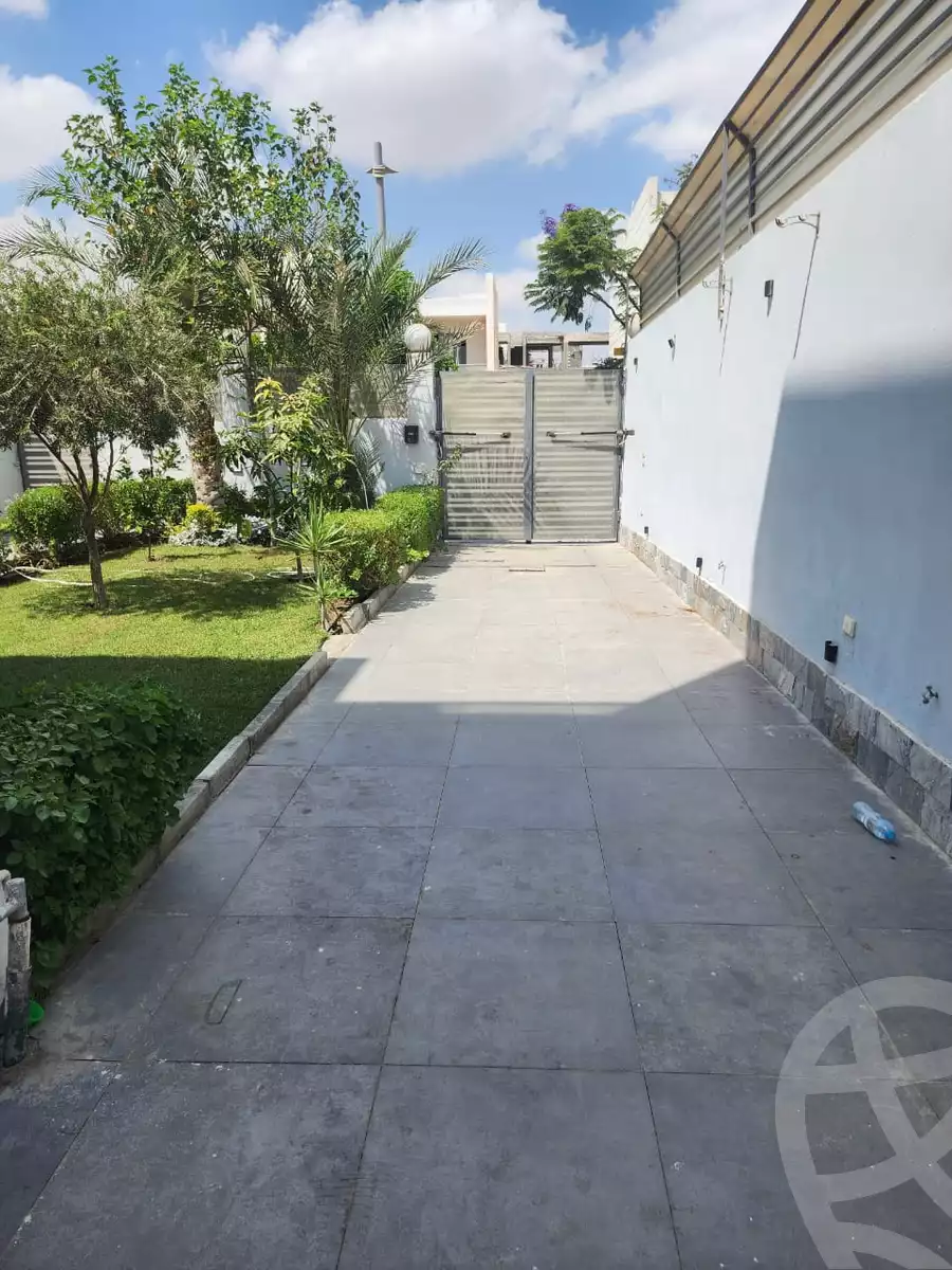 https://aqarmap.com.eg/en/listing/6237546-for-sale-cairo-6th-of-october-compounds-cleopatra-square
