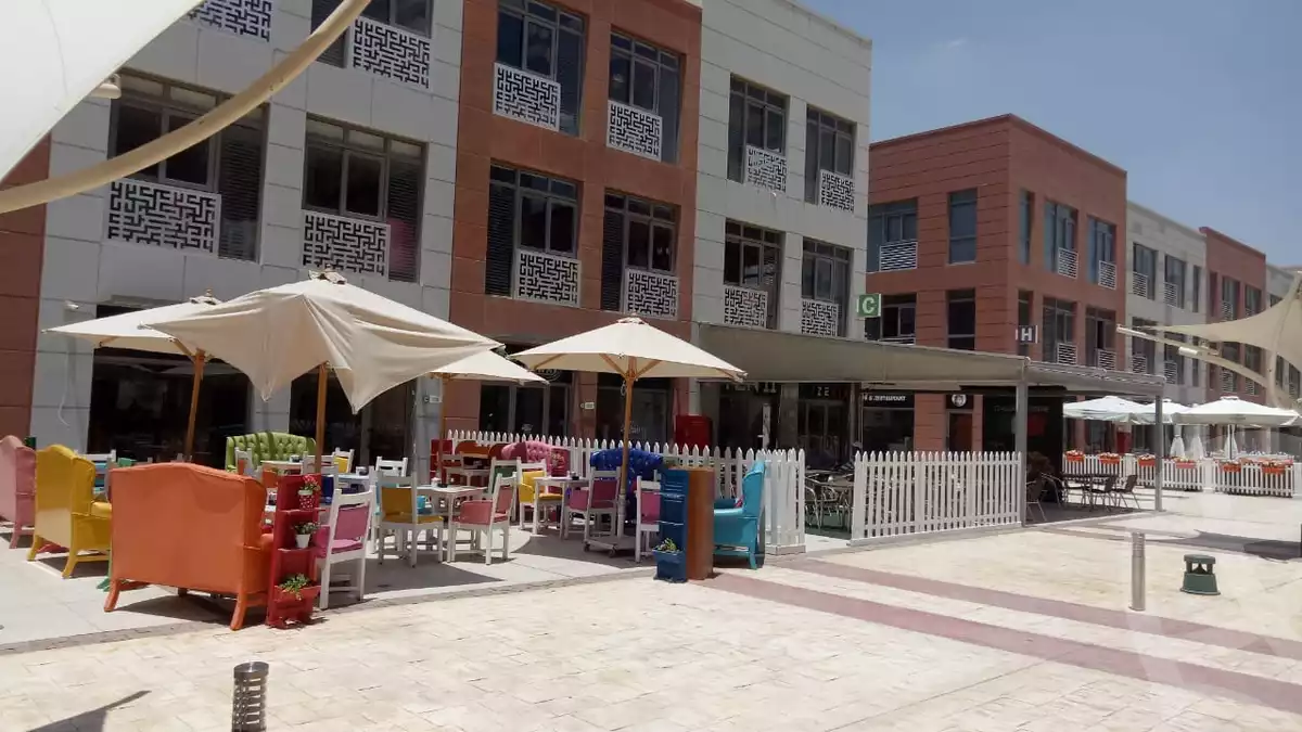 https://aqarmap.com.eg/en/listing/6237574-for-sale-cairo-el-sheikh-zayed-city-compounds-the-courtyard-mall-dorra