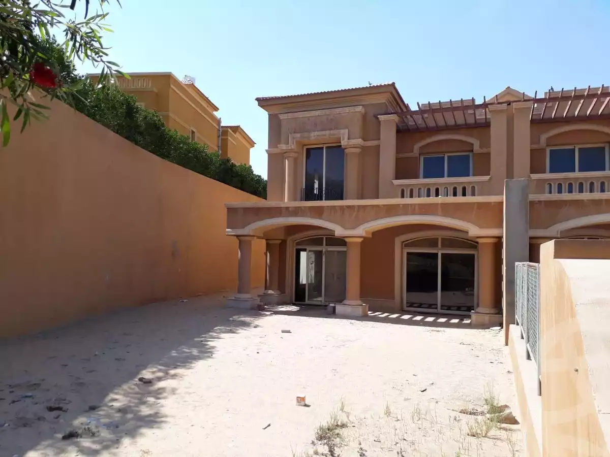 https://aqarmap.com.eg/en/listing/6237712-for-sale-cairo-el-sheikh-zayed-city-compounds-royal-meadows