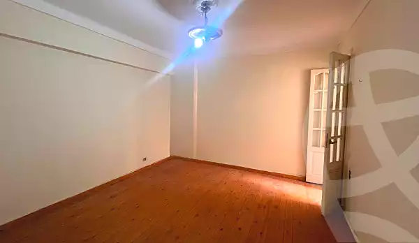 https://aqarmap.com.eg/en/listing/6238001-for-sale-alexandria-camp-cesar