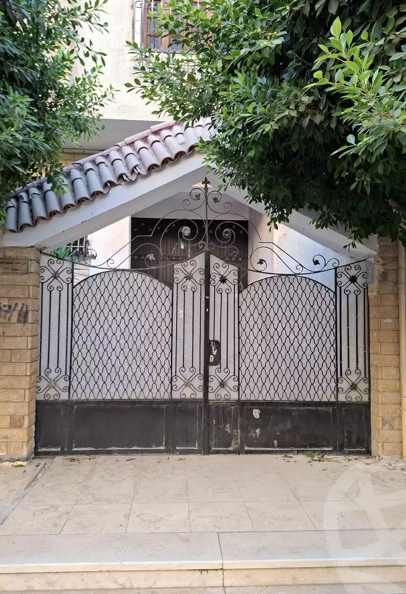 https://aqarmap.com.eg/ar/listing/6239051-for-sale-cairo-6th-of-october-el-ahyaa-neighborhood-3rd-no-14-hasan-soltan-st