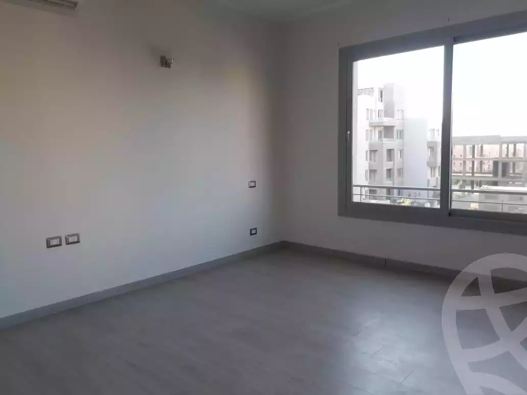 https://aqarmap.com.eg/ar/listing/6242184-for-sale-cairo-new-cairo-compounds-kmbwnd-fyldj-jyt-blm-hylz