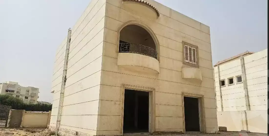 https://aqarmap.com.eg/ar/listing/6255182-for-sale-cairo-el-shorouk-compounds-green-land