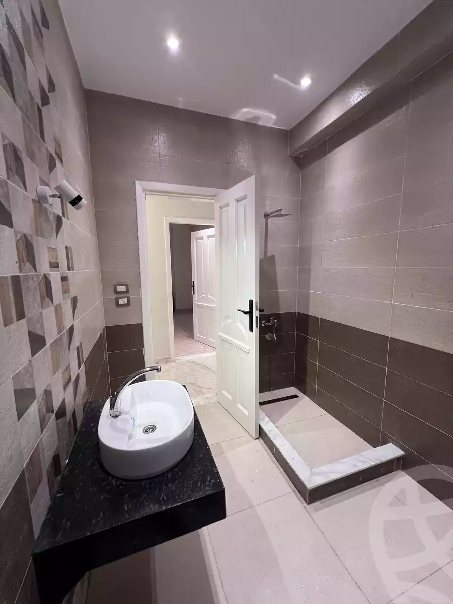https://aqarmap.com.eg/en/listing/6256843-for-rent-cairo-new-cairo-ganob-el-akadamiya-south-academy-o-doctor-abd-el-halim-mahmoud-st