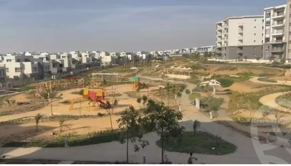 https://aqarmap.com.eg/ar/listing/6259840-for-rent-cairo-new-cairo-compounds-hyde-park-centre-ville-hyde-park