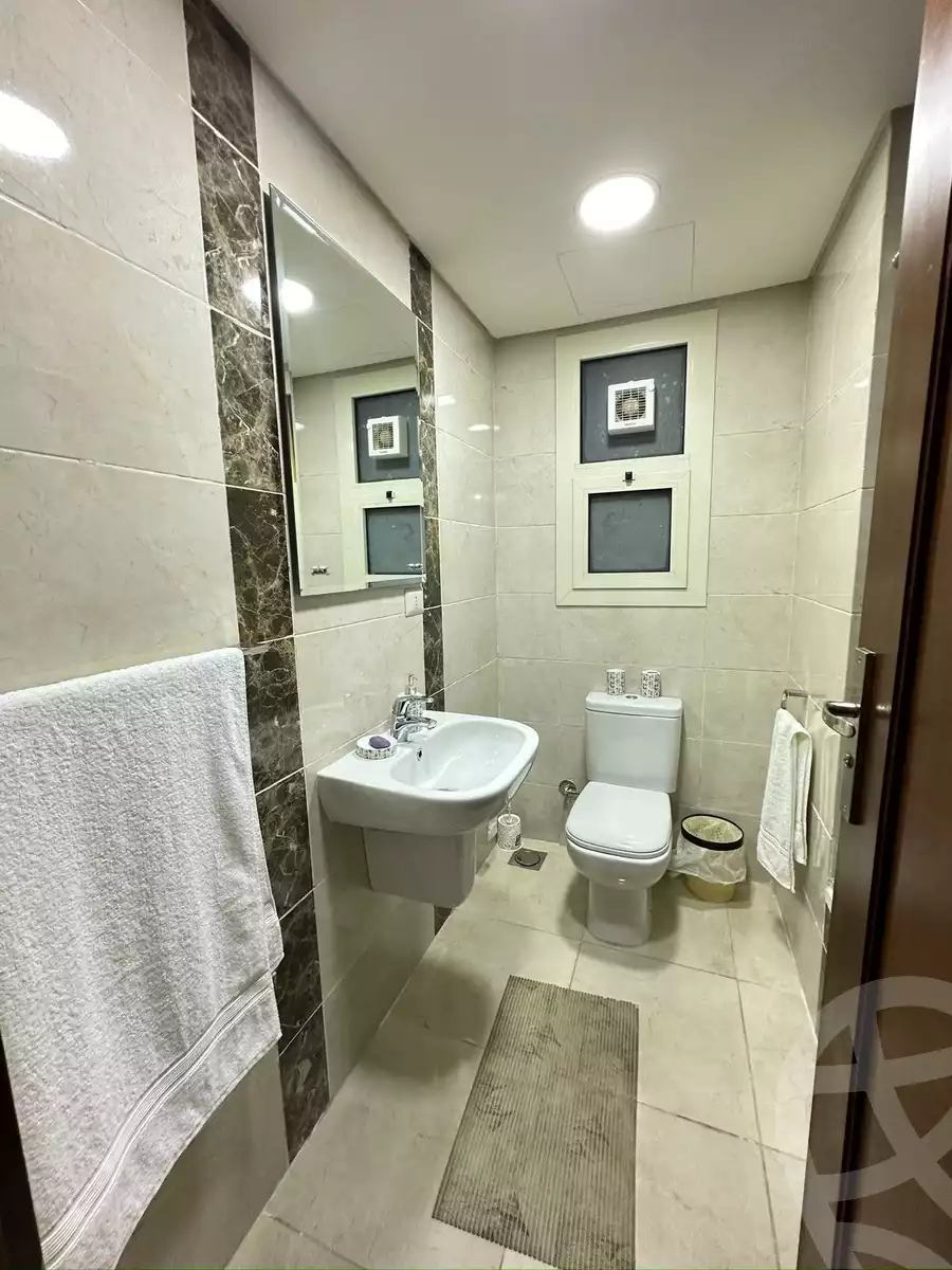 https://aqarmap.com.eg/ar/listing/6261128-for-rent-cairo-new-cairo-compounds-porto-cairo-mall