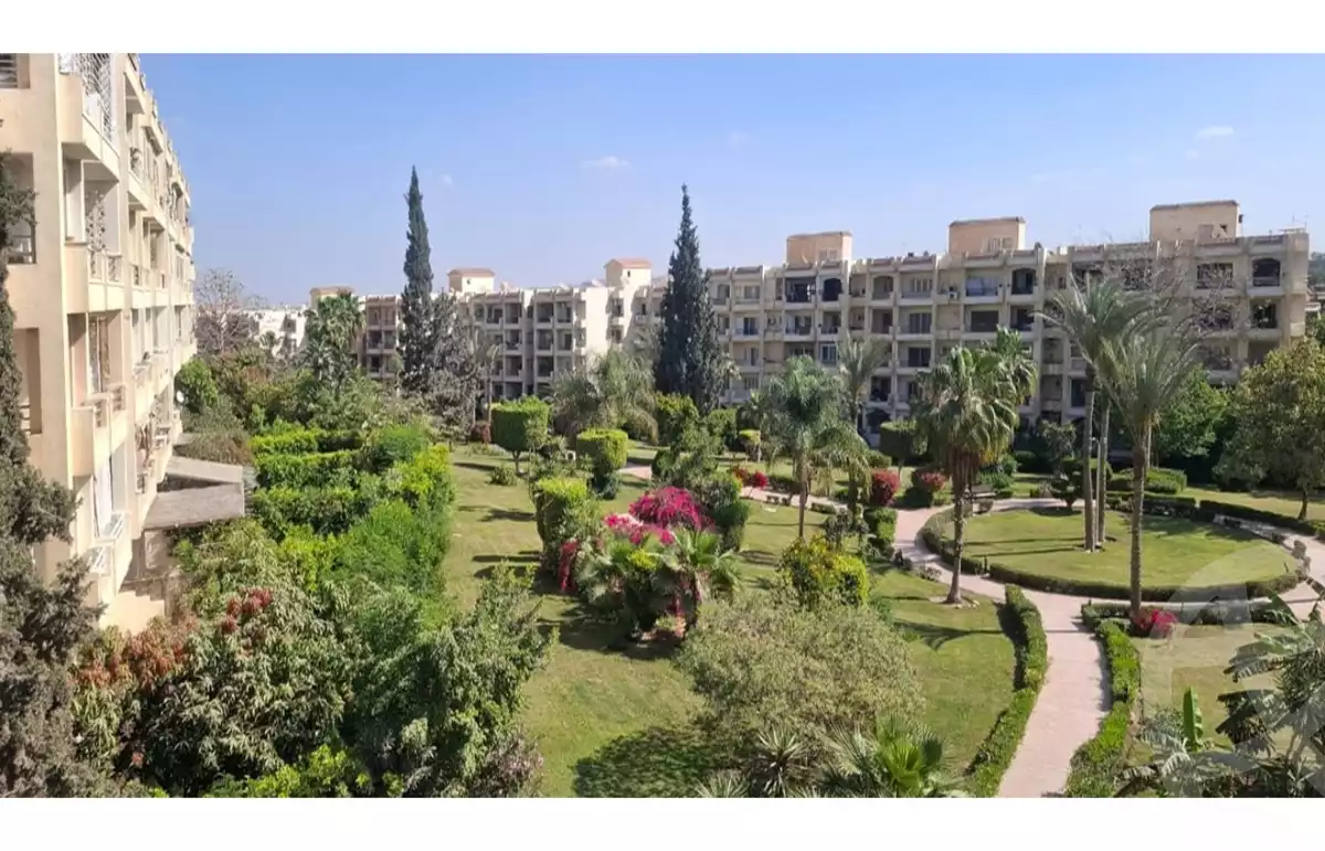 https://aqarmap.com.eg/en/listing/6262835-for-sale-cairo-el-sheikh-zayed-city-compounds-zayed-2000