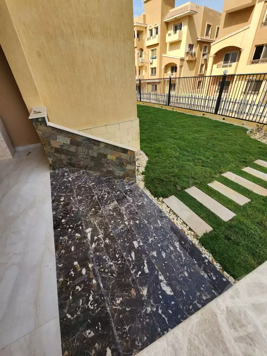 https://aqarmap.com.eg/ar/listing/6271476-for-sale-cairo-el-sheikh-zayed-city-compounds-el-khamayel
