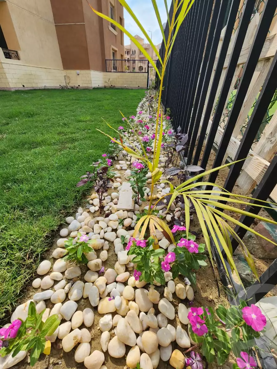 https://aqarmap.com.eg/ar/listing/6271476-for-sale-cairo-el-sheikh-zayed-city-compounds-el-khamayel