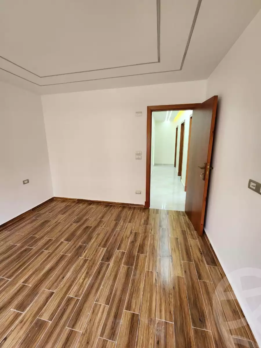https://aqarmap.com.eg/ar/listing/6271545-for-sale-cairo-el-sheikh-zayed-city-compounds-el-khamayel