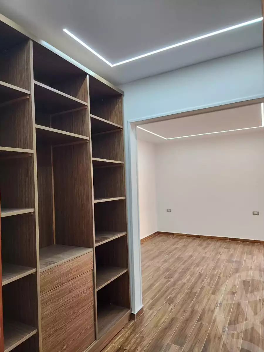 https://aqarmap.com.eg/ar/listing/6271545-for-sale-cairo-el-sheikh-zayed-city-compounds-el-khamayel