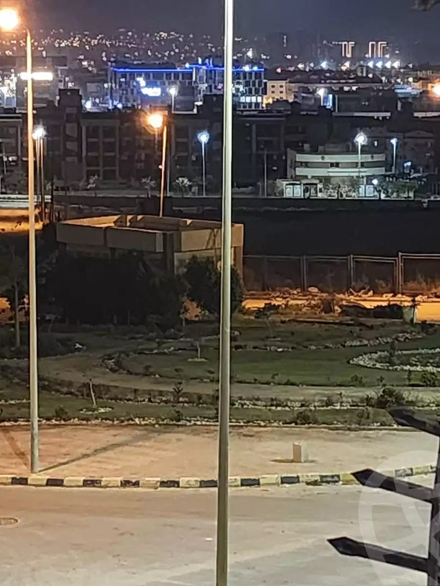 https://aqarmap.com.eg/en/listing/6271618-for-sale-cairo-el-sheikh-zayed-city-compounds-el-khamayel