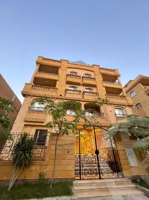 https://aqarmap.com.eg/en/listing/6277772-for-rent-cairo-6th-of-october-hadaeq-october-golden-square