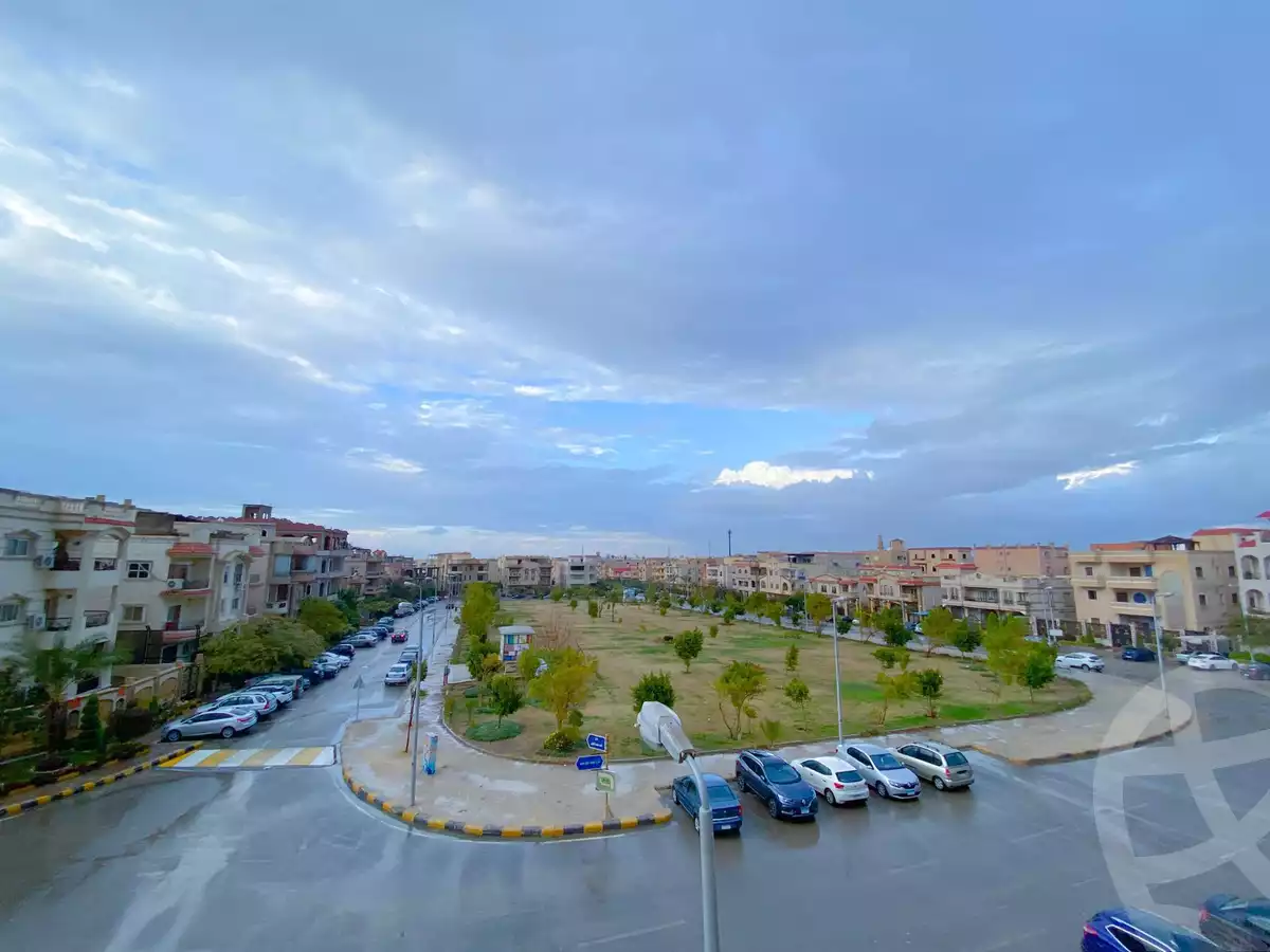 https://aqarmap.com.eg/ar/listing/6279686-for-sale-cairo-new-cairo-ganob-el-akadamiya-south-academy-b-taha-hussein-st