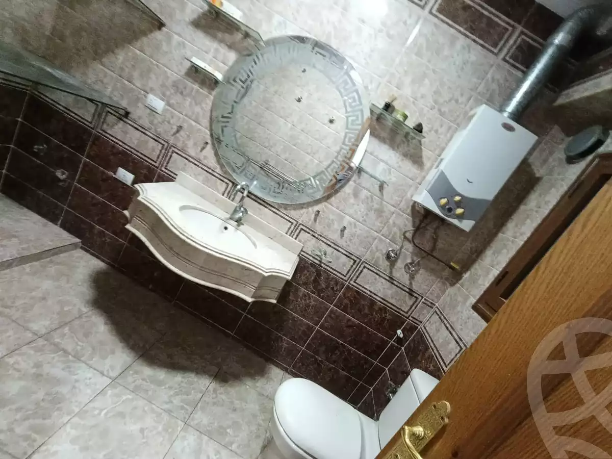 https://aqarmap.com.eg/en/listing/6280112-for-sale-cairo-new-cairo-first-settlement-mhwr-mstfy-kml