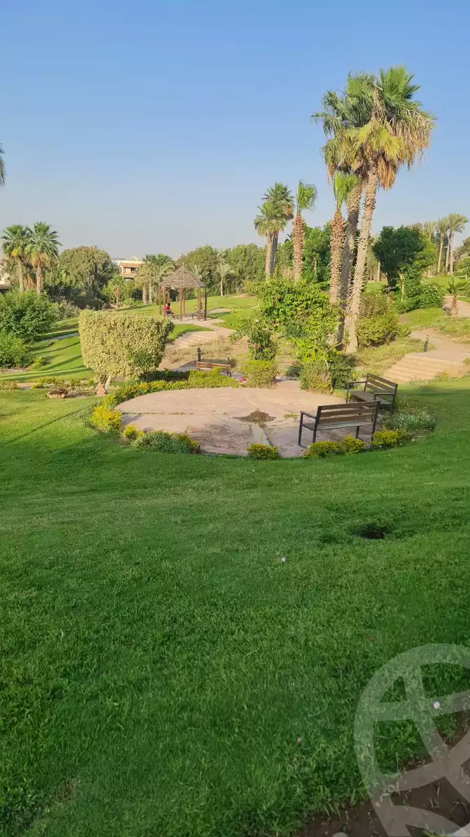 https://aqarmap.com.eg/ar/listing/6280420-for-sale-cairo-el-sheikh-zayed-city-compounds-zayed-2000