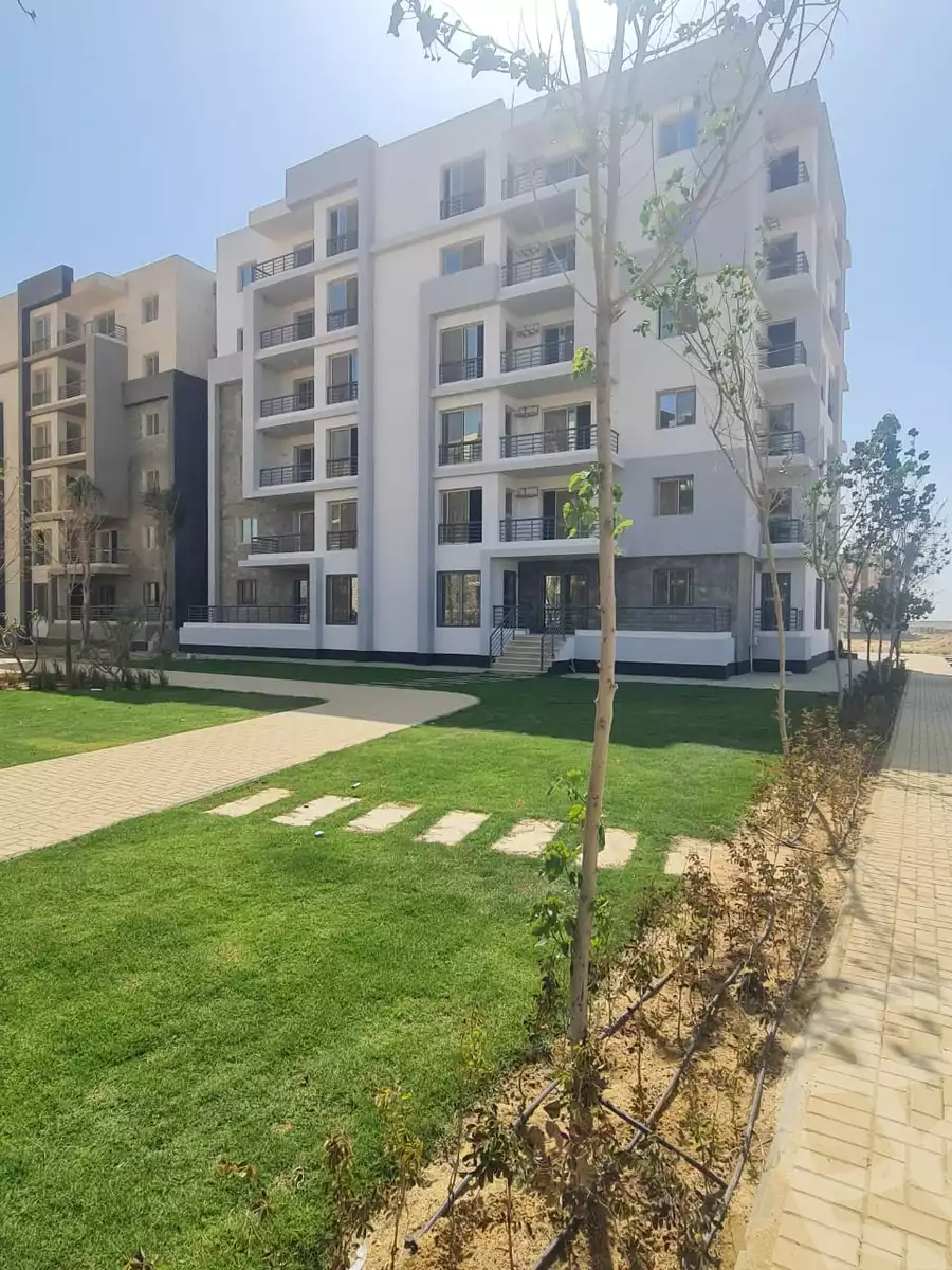 https://aqarmap.com.eg/en/listing/6285069-for-sale-cairo-el-sheikh-zayed-city-lshykh-zyd-ljdyd-west-view-residence-hdp