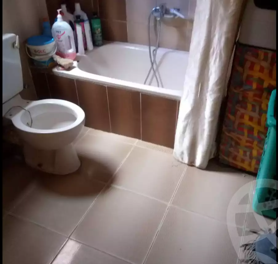 https://aqarmap.com.eg/en/listing/6285246-for-sale-cairo-helwan-helwan-el-sharkeya-borhan-st