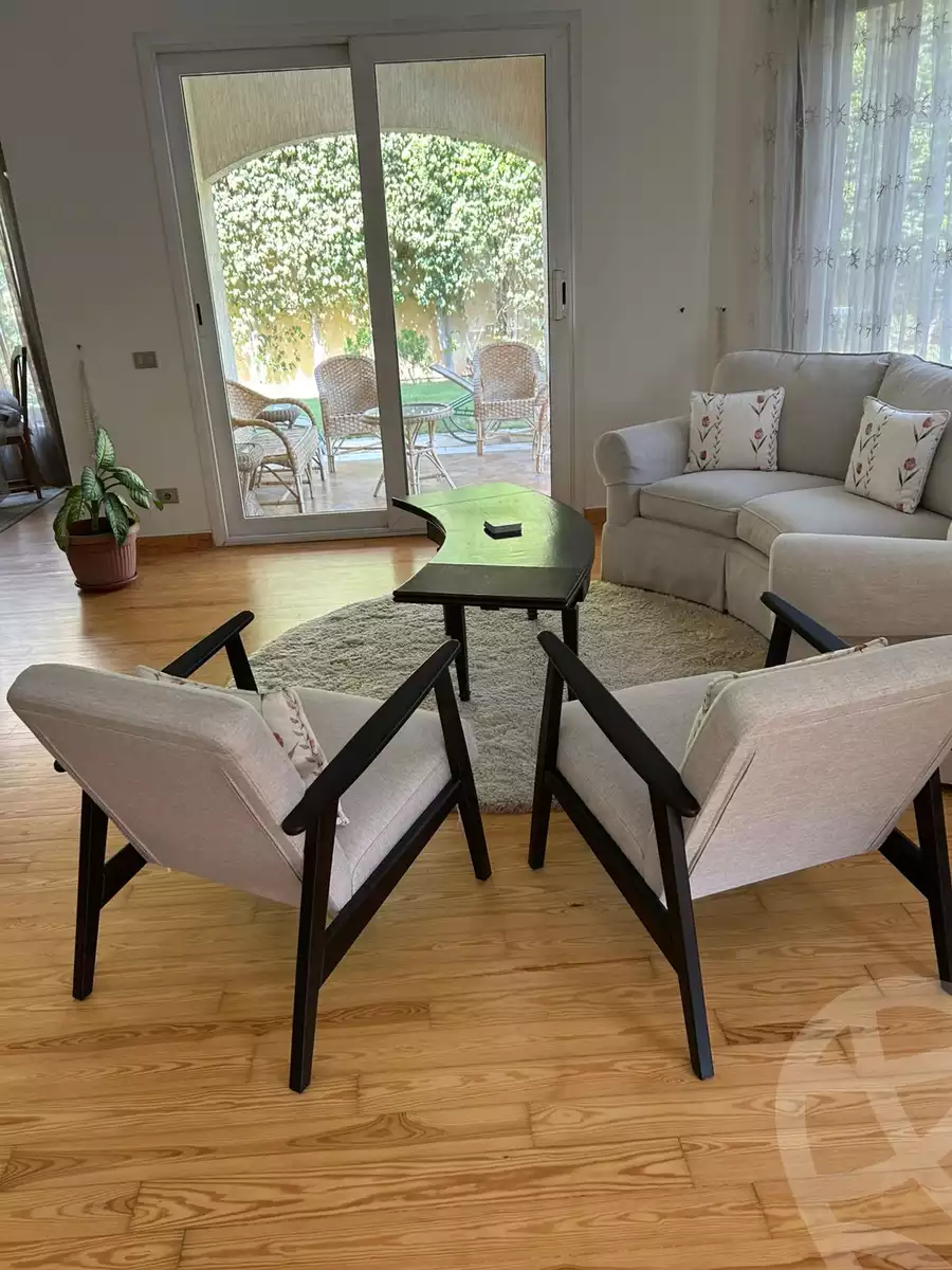 https://aqarmap.com.eg/en/listing/6295148-for-sale-cairo-6th-of-october-compounds-royal-hills