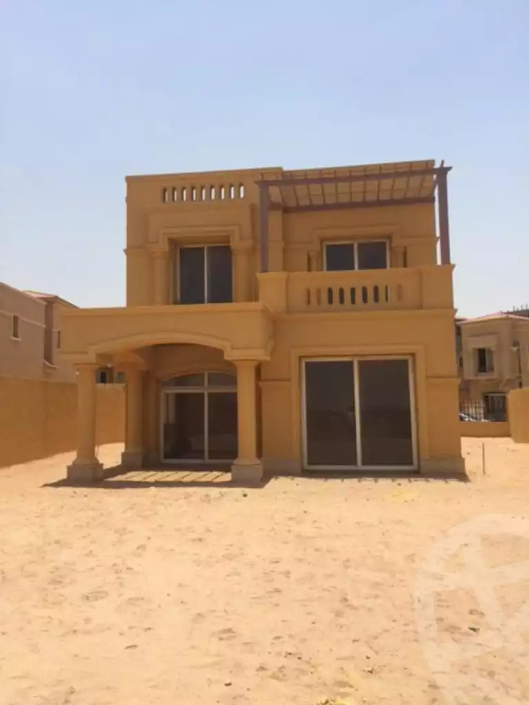 https://aqarmap.com.eg/en/listing/6295254-for-sale-cairo-el-sheikh-zayed-city-compounds-royal-meadows