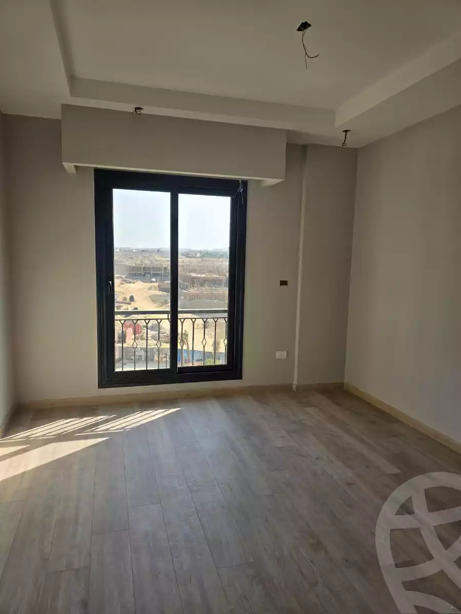 https://aqarmap.com.eg/en/listing/6295853-for-sale-cairo-el-sheikh-zayed-city-compounds-kmbwnd-fyldj-wyst-dr-llttwyr