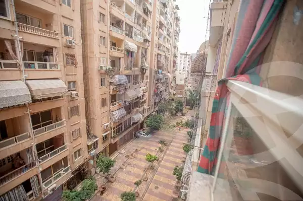 https://aqarmap.com.eg/en/listing/6297322-for-sale-alexandria-zezenia-ibrahim-el-attar-st