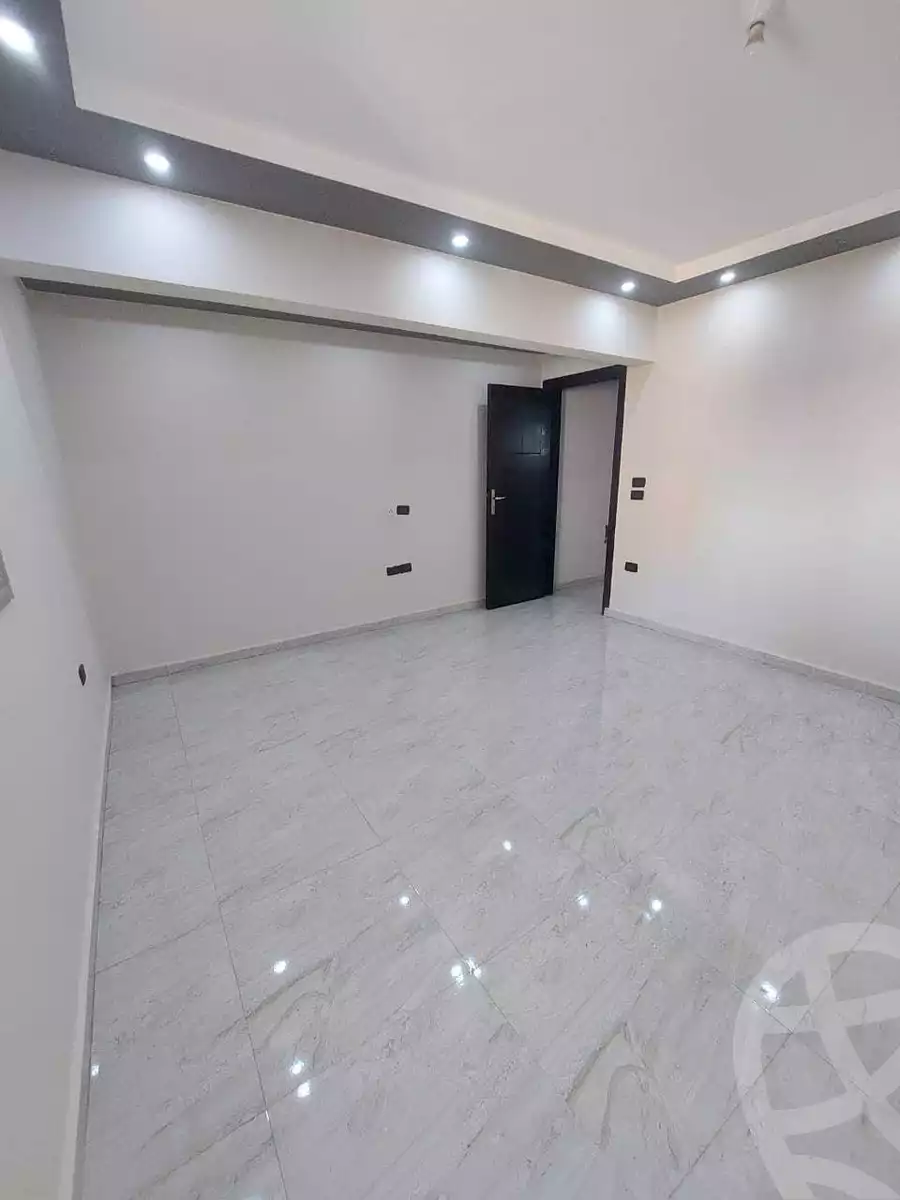 https://aqarmap.com.eg/ar/listing/6299346-for-sale-cairo-helwan-helwan-el-sharkeya-mostafa-safwat-st