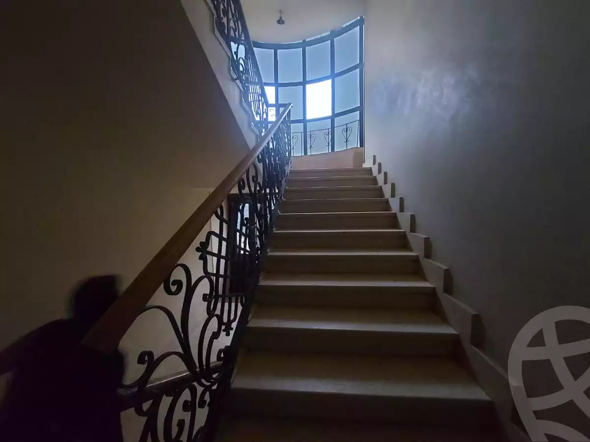 https://aqarmap.com.eg/ar/listing/6303378-for-sale-cairo-new-cairo-ganob-el-akadamiya-south-academy-a-zaid-ebn-haretha-st