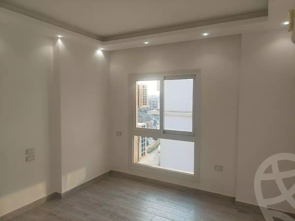 https://aqarmap.com.eg/ar/listing/6267700-for-rent-cairo-new-cairo-compounds-mwntn-fyw-y-syty-club-park-mountain-view-icity